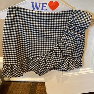 Women’s black and white gingham skirt, Size Small